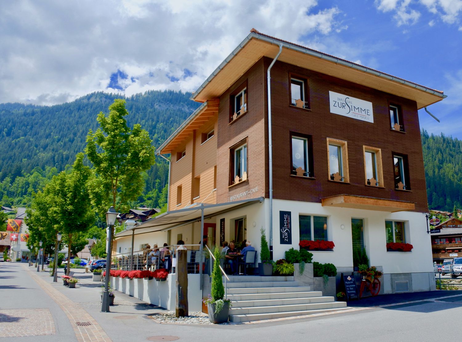 Herzlich willkommen in der etwas anderen Brasserie im Simmental